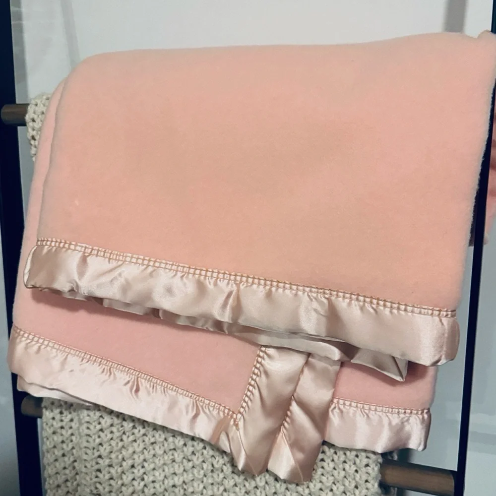 Baby Chatham  Pink  100% Wool Blanket W/ Trim Made  41” x 60”